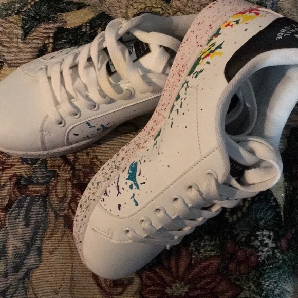 Children shoes BRAND NEW (unisex) - Picture 1 of 3